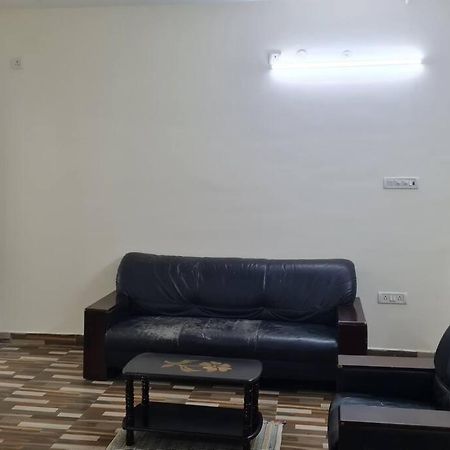 Kamalam 2 Bhk - Non Ac Villa โคอิมบาทอร์ ภายนอก รูปภาพ