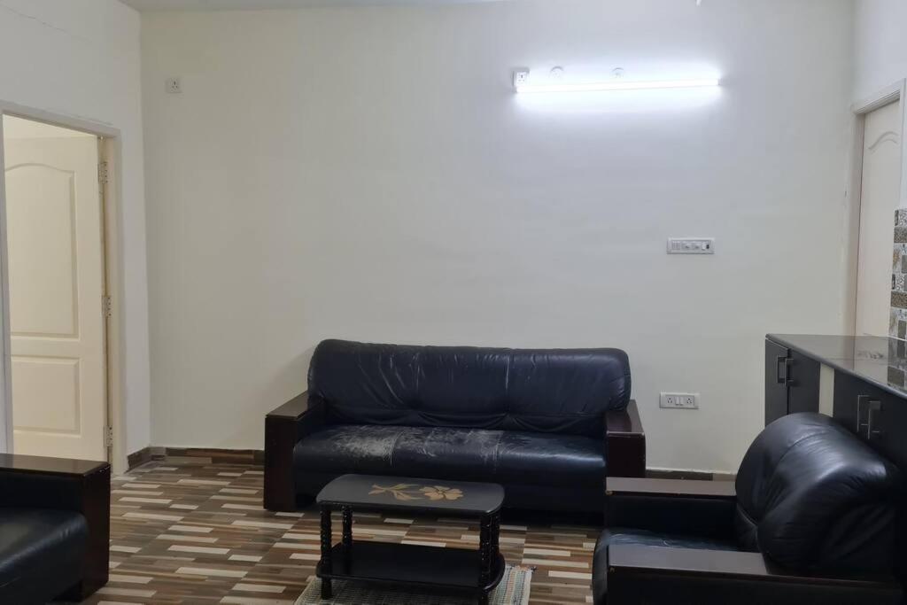 Kamalam 2 Bhk - Non Ac Villa โคอิมบาทอร์ ภายนอก รูปภาพ